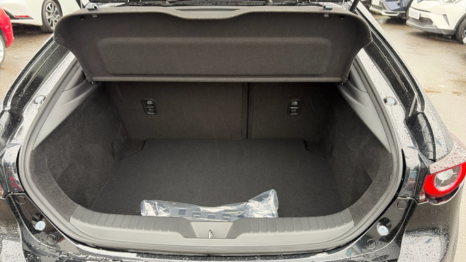 Mazda 3 2.5 e-Skyactiv G MHEV [140] Takumi 5dr Auto Petrol Hatchback - Image 4